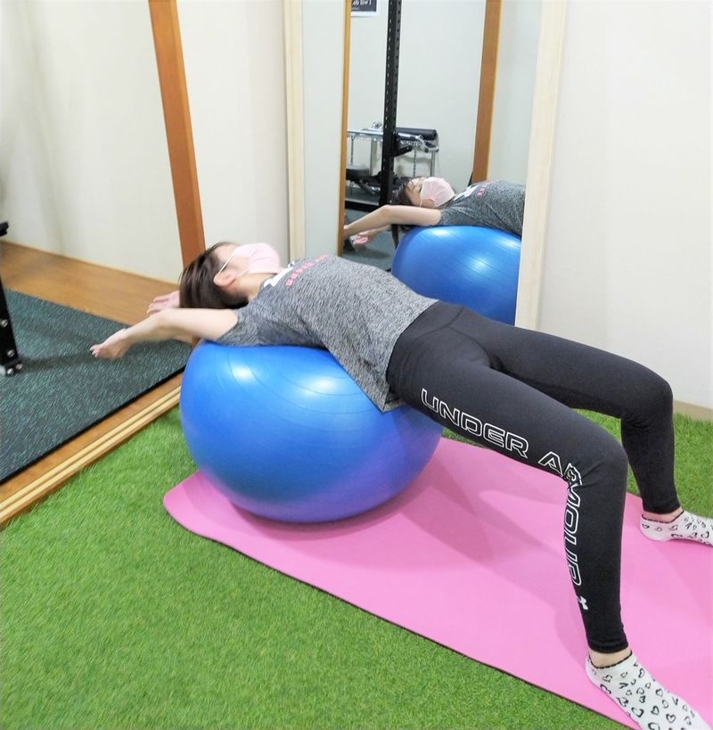 川口パーソナルトレーニングモデル美姿勢