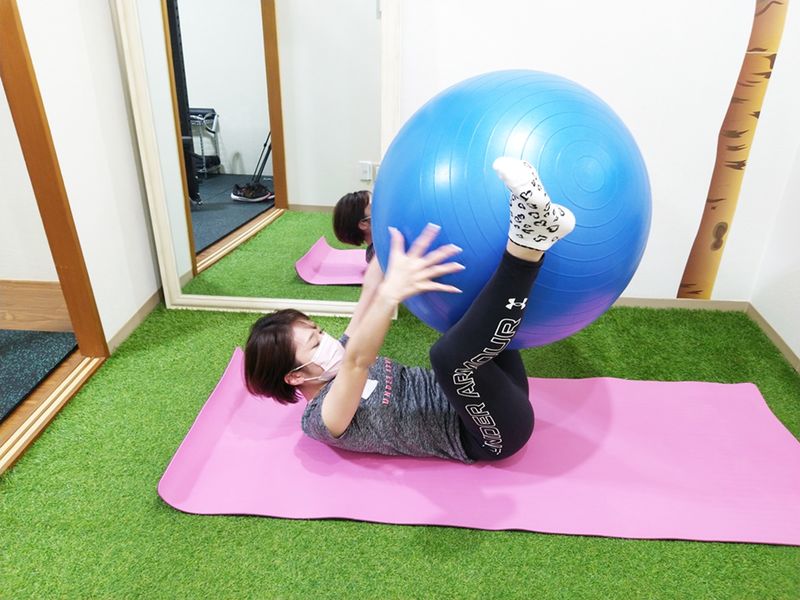 川口パーソナルトレーニングモデル体幹トレーニング